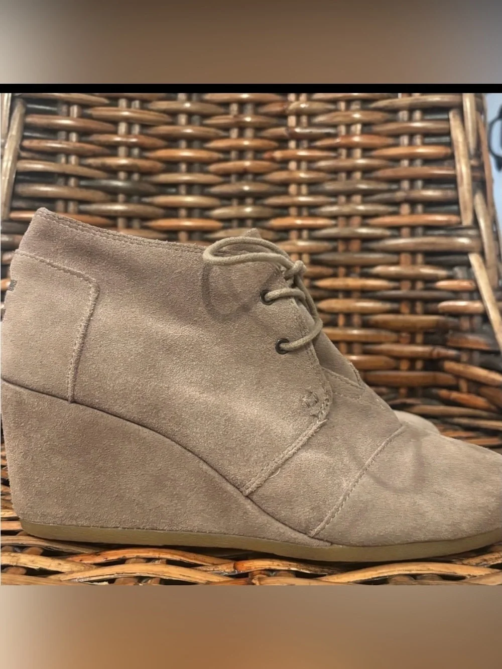 Tom’s Women's Suede Ankle Boots in size 10. Tan